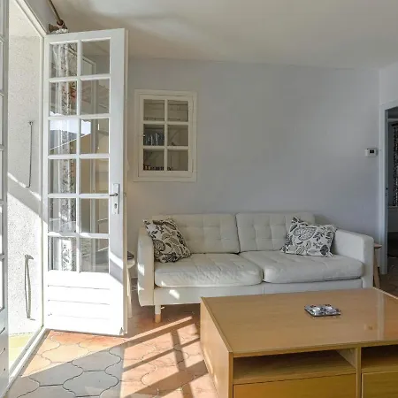 House Nearby The De Castillon Villa
